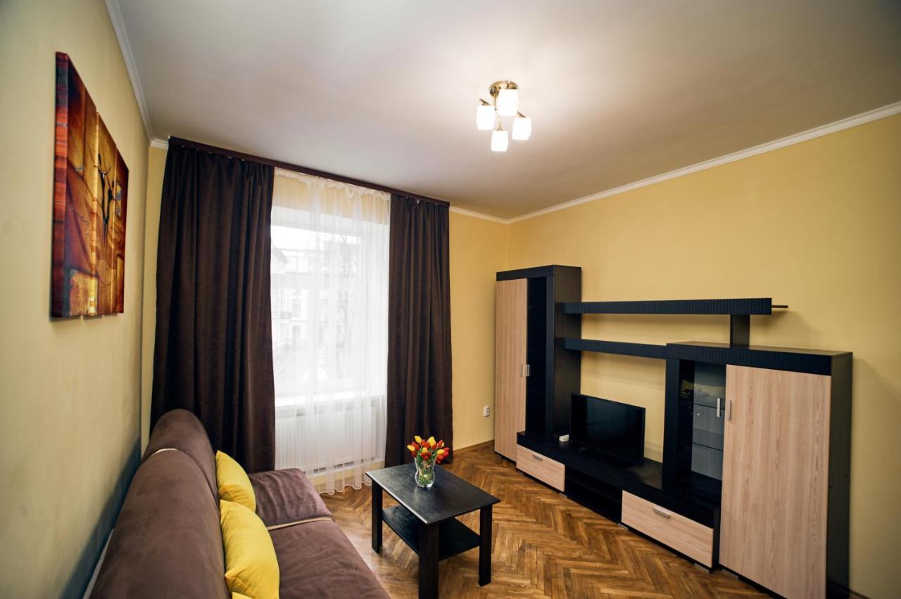 Apartments Near Potocki Palace Lviv Exterior photo